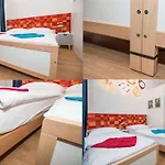 13 Single Beds In Prague Centrum